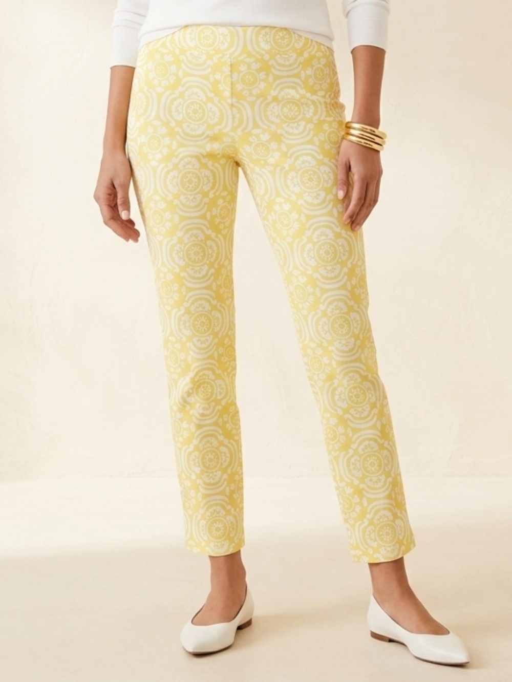 NWOT  Jude Connally Yellow and White Floral Print Cropped Pants